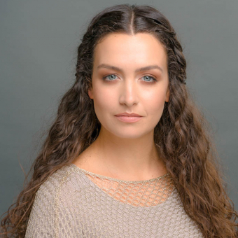 HEADSHOT_DEBORAH_DOMINGUEZ-1